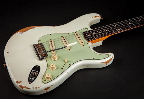 Fender Custom Shop: 59 Stratocaster Heavy Relic Aged Olympic White CZ5 – World Guitars