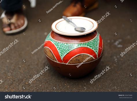 Traditional Zulu Beer Pot Stock Photo (Edit Now) 292679480 - Shutterstock