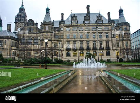 Sheffield Town Hall city council Stock Photo - Alamy