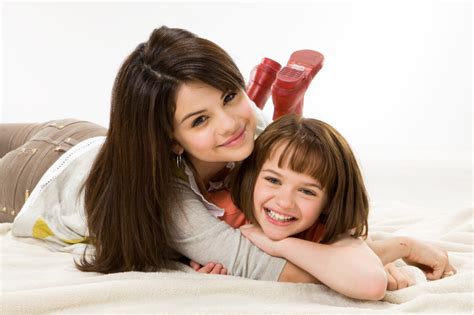 Movie Review: Ramona and Beezus | Ramona and beezus, Selena gomez ...