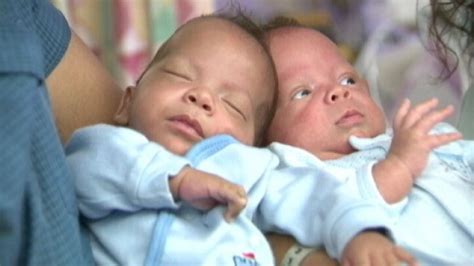 Special Delivery as Twins Are Born 24 Days Apart - Good Morning America