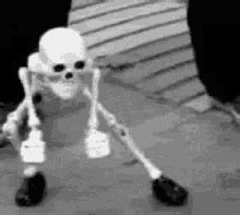 Dancing Skeleton GIFs | Tenor