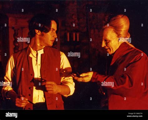 BRAM STOKER'S DRACULA - 1992/Columbia TriStar film con Keanu Reeves en la izquierda y Gary ...