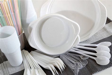 Saeima approves disposable plastic products ban / Article
