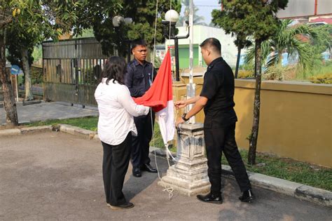 Upacara Bendera Peringatan Hari Pahlawan Tahun 2019 – Balai Bahasa Provinsi Kalimantan Tengah