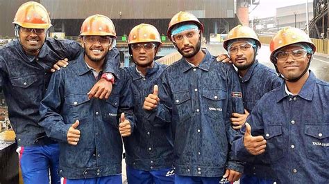 Jamshedpur Fc Players Make Most Of Tata Steel Plant Visit - Jamshedpur ...