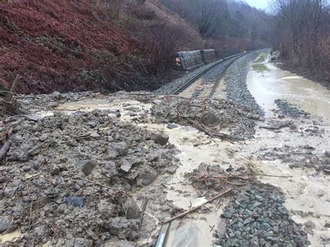 Landslip blocks rail line at Dinas Rhondda | Ground Engineering (GE)