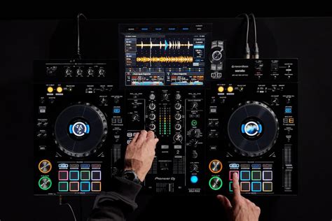 Pioneer DJ XDJ-RX3 Launched With Huge Touchscreen Serato