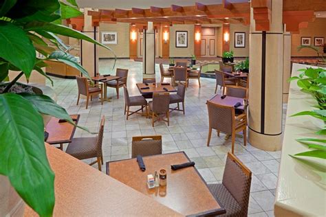 HOLIDAY INN PHILADELPHIA SOUTH-SWEDESBORO, AN IHG HOTEL $125 ($̶1̶6̶0̶ ...