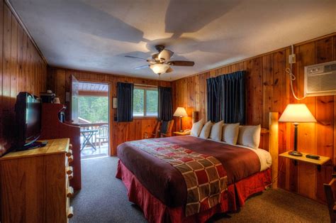 One King Bed Cabins | Powder House Lodge