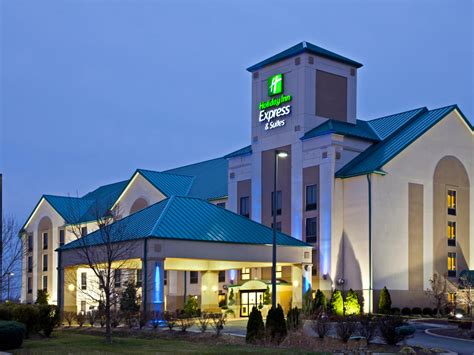 Holiday Inn Express & Suites Louisville East Hotel by IHG