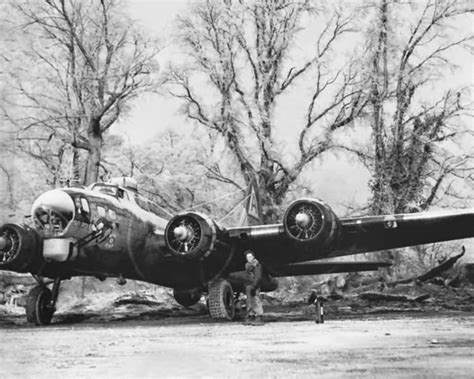 B-17G Bomber Nine 'O Nine 91st Bomb Group | World War Photos