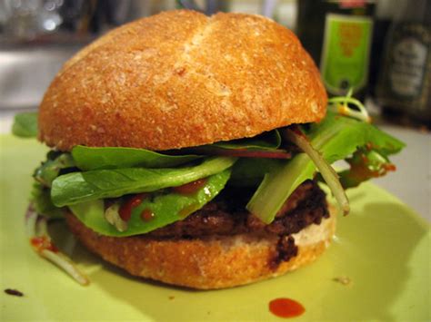 Yum Veggie Burger: Gardein Beefless Burger