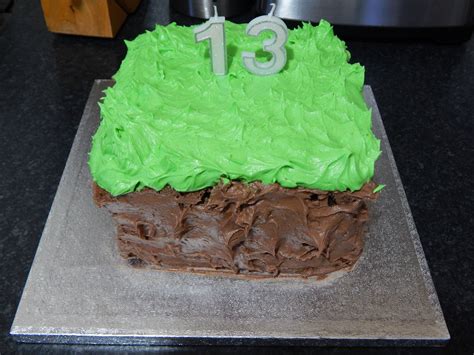 Home baked Minecraft grassy dirt block Birthday cake ! | Baking ...