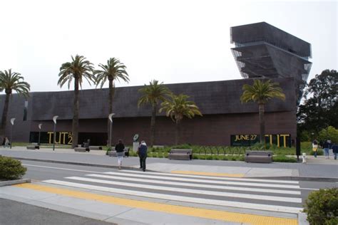 de Young Museum Fine Arts Museum, San Francisco, CA - California Beaches