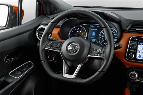 Nissan Micra (2020) Interior Layout, Dashboard & Infotainment | Parkers