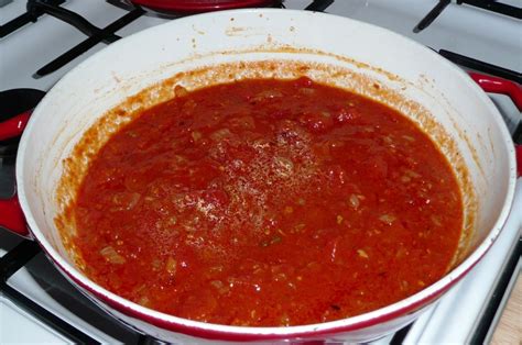 spicy spanish tomato sauce | Gastroplod