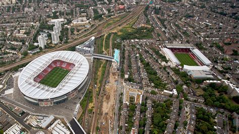 Club moves to Emirates Stadium | History | News | Arsenal.com