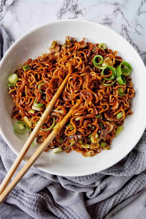 Soy Sauce Noodles (with a simple Asian sauce!) | Sweet Caramel Sunday