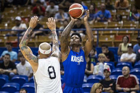 KU men’s basketball opens exhibition trip with 106-71 victory over ...