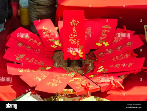 Lunar red envelopes hi-res stock photography and images - Alamy