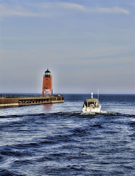 Charlevoix South Pier Light by Phyllis Taylor | Pier light, Lighthouse photos, Beautiful lighthouse