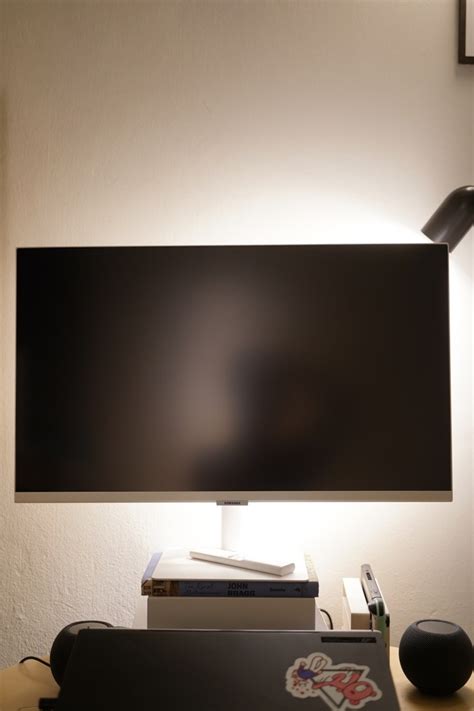 Samsung 27 inch M5 Smart Monitor White 2022 version, Computers & Tech ...