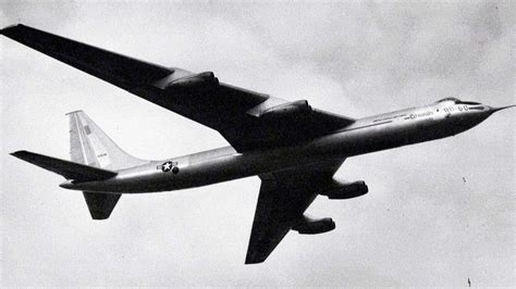 The Shortest Lived Mega Bomber You Never Heard Of - Convair YB-60 - YouTube