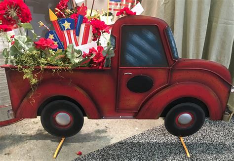 Vintage Red Truck Decor - 36" | Country Metal Decorations ...