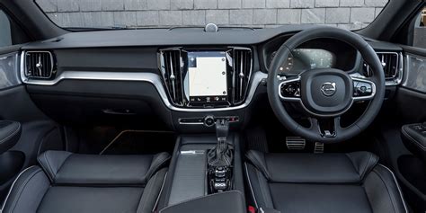 Volvo S60 Interior & Infotainment | carwow