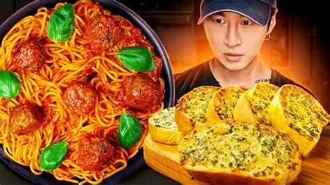 ASMR SPAGHETTI & MEATBALLS + CHEESY GARLIC BREAD MUKBANG | COOKING ...