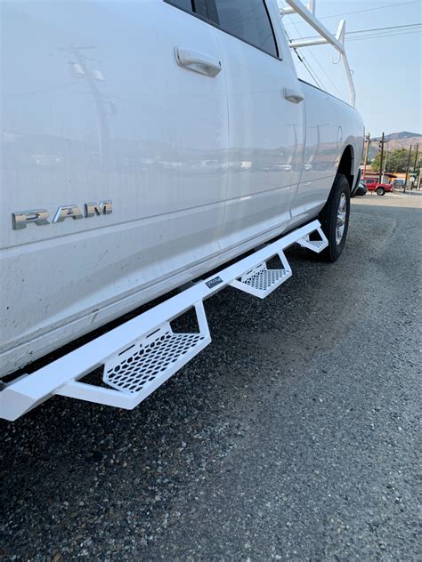 Looking for sleek yet rugged side steps to complement the looks of your truck? Then check out ...