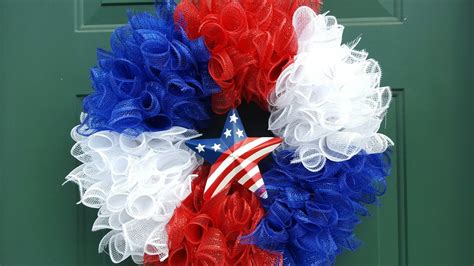 4th OF JULY DECO MESH WREATH | MEMORIAL DAY WREATH | DOLLAR TREE DIY - YouTube