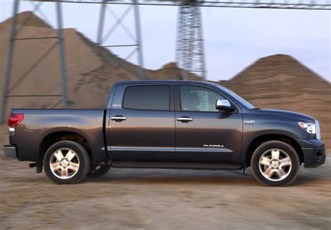 Photos of Toyota Tundra CrewMax Limited 2007–09