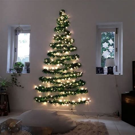 62 Creative Wall-Mounted Christmas Trees - DigsDigs