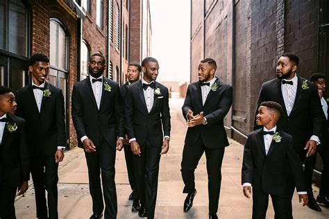 The Ultimate To-Do List For The Groom And His Groomsmen - WeddingStats