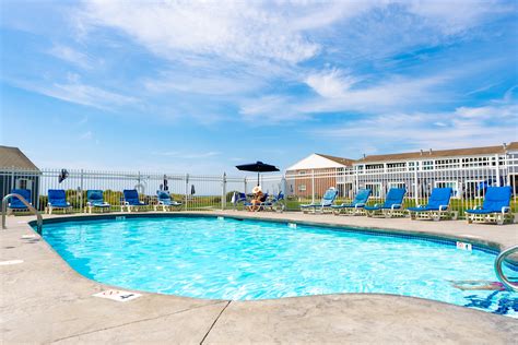 Edgewater Beach Resort | Oceanfront Family Resort | Cape Cod MA Hotel