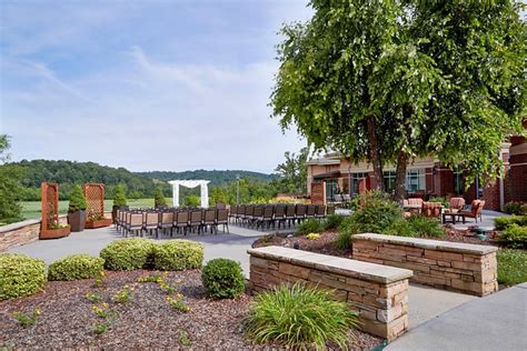 MEADOWVIEW CONFERENCE RESORT & CONVENTION CENTER (Kingsport) - Resort Reviews, Photos, Rate ...