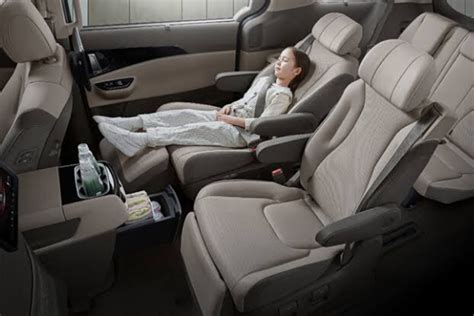 2021 Kia Carnival’s interior is practically a high-class family lounge