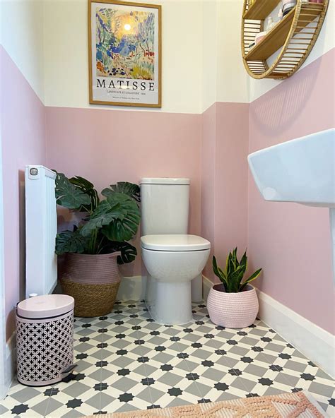 Pink Small Bathrooms, Small Bathroom Paint, Pink Bathroom Decor, Green Bathroom, Painting ...