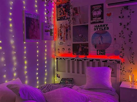 Tik Tok Room Aesthetic Pictures | Indie room, Neon room, One direction room