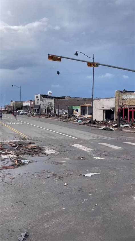 ian bremmer on Twitter: "what’s left of perryton, texas post-tornado ...