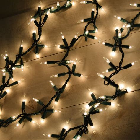 10 Beautiful Christmas Garland Ideas - Sunlit Spaces