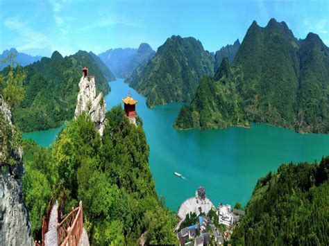 China's Yichang Invites Global Tourists