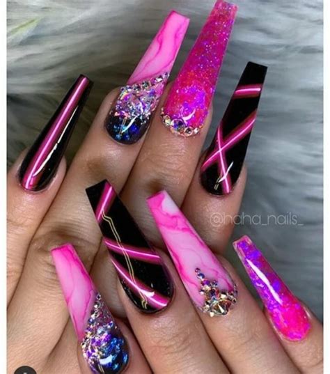 16 Pretty Pink and Black Nails & Designs - Nail Art 4u