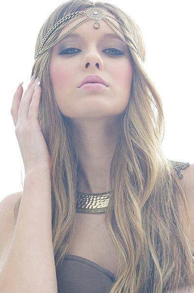 Boho Fashion for Summer: 15 Boho-chic Makeup Ideas and Hairstyles - Pretty Designs