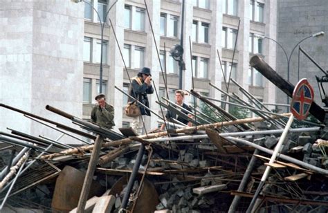 The Fall Of The Soviet Union In 36 Rarely-Seen Photographs