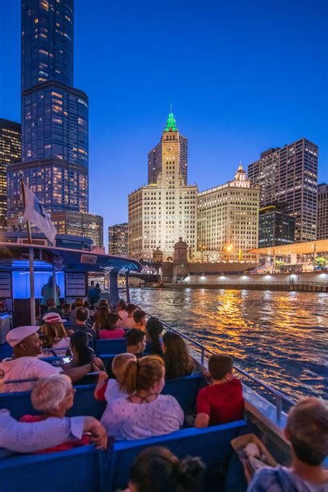 Chicago Night Boat Cruise - Evening & Sunset Boat Tour & Rides