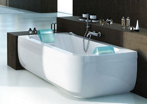 Two Person Freestanding Bathtub | Bindu Bhatia Astrology