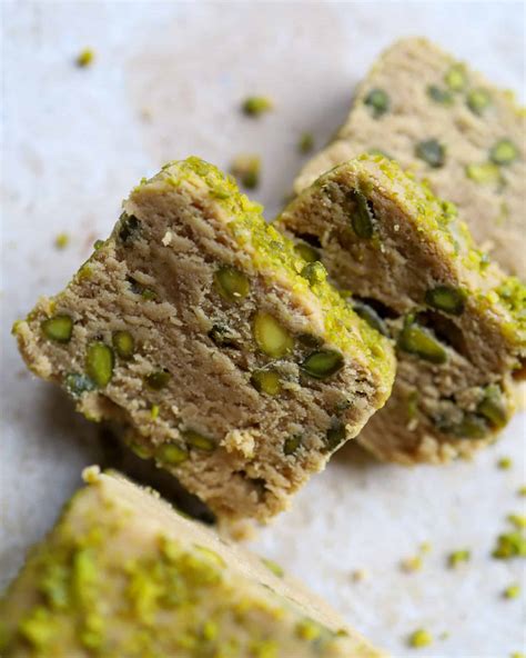 Protein-rich tahini halva - healthy recipe - Live Puri